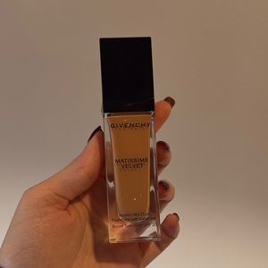 Givenchy Matissime Velvet Foundation - Tan